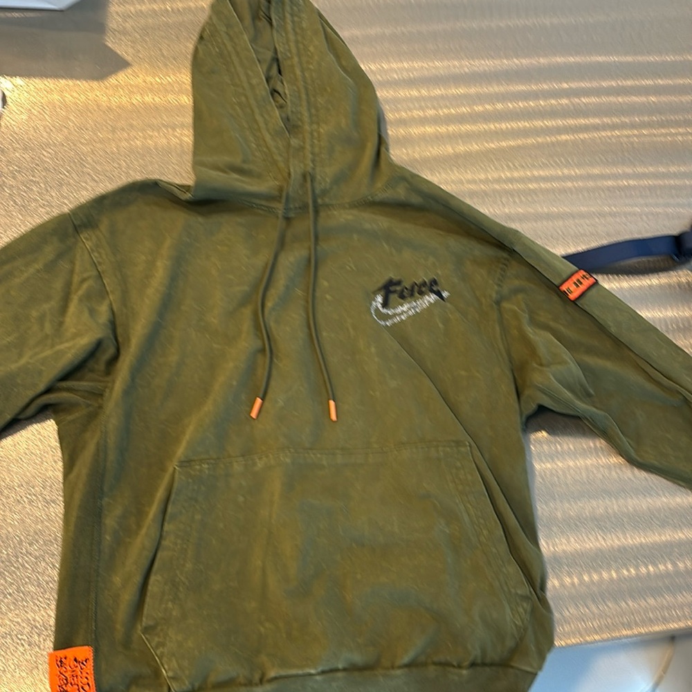 Nike sweatshirt size medium